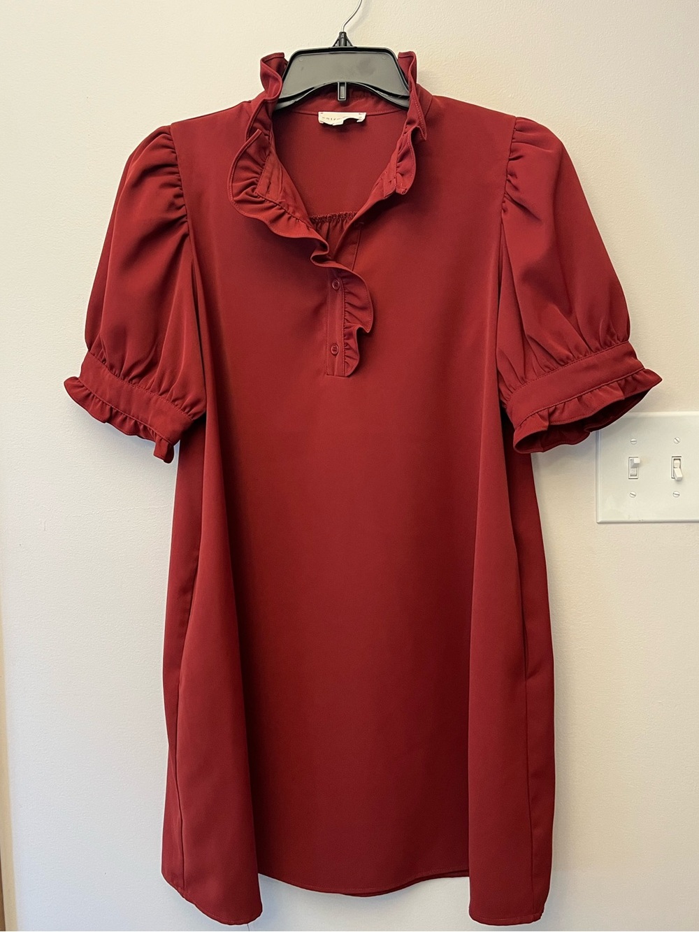 entero Brick Red Ruffled Neck Short Sleeve Dress Size Medium EUC